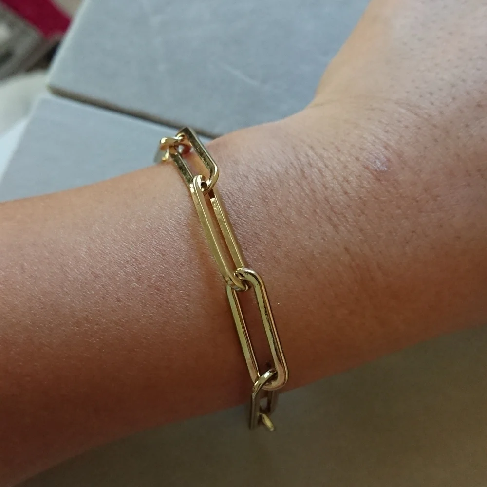 Elegant light Gold tone Paperclip Chain Chain Bracelet - Picture 2 of 6